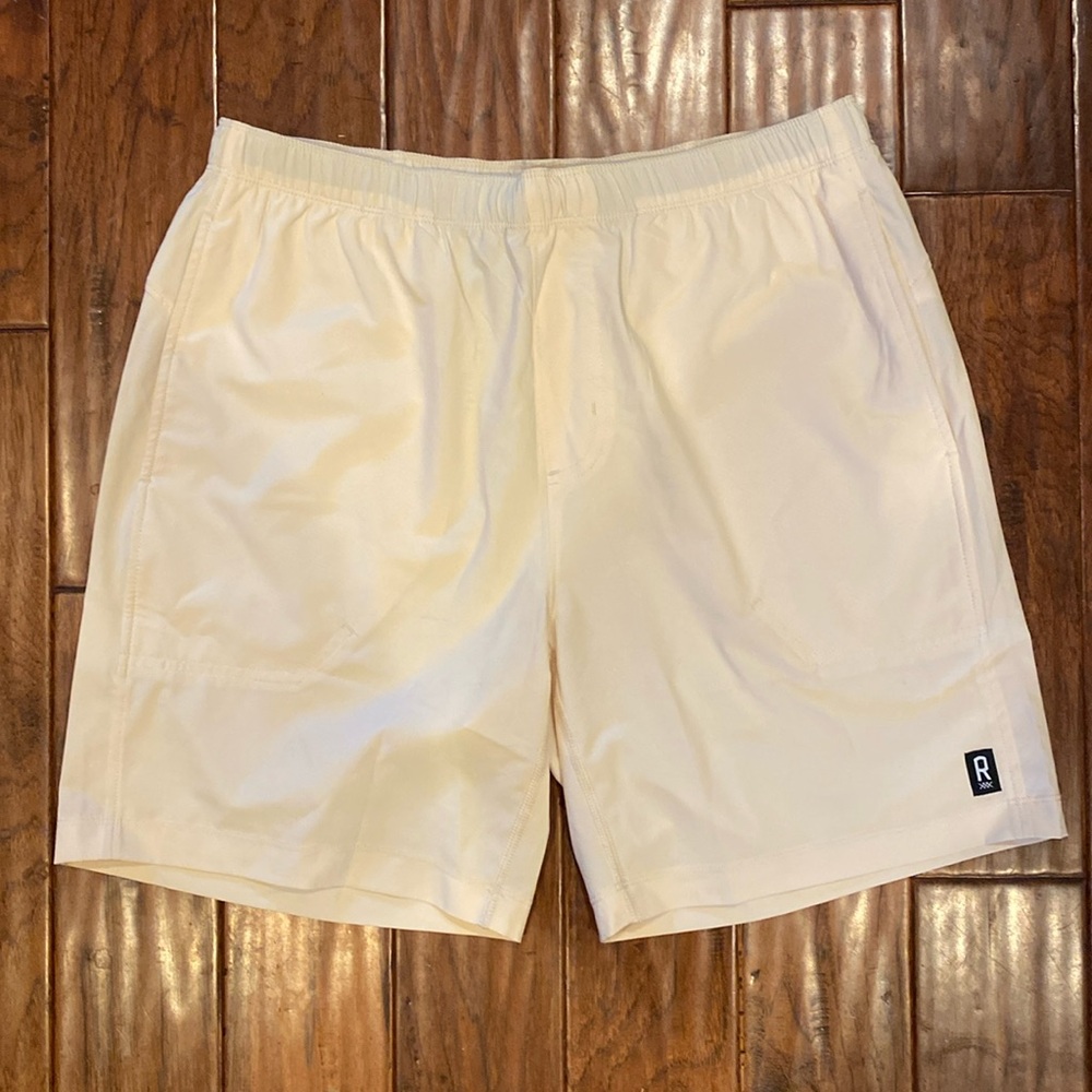Men’s Rhone Essentials Shorts Medium